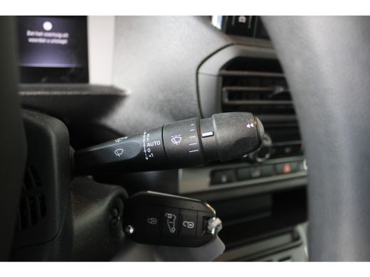 Opel Vivaro-e L3 75 kWh | Laadruimte - afwerking | Camera | Parkeersensoren | Cruise control | ActivLease financial lease