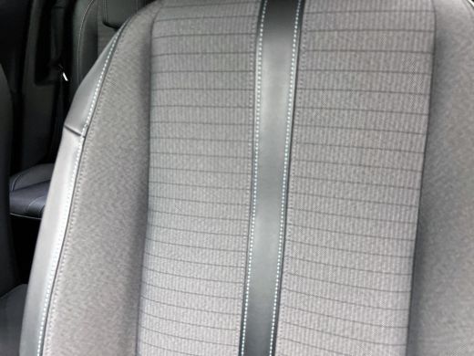 Peugeot 2008 1.5 HDi Allure / Trekhaak / Pdc.+Camera / Distributie bij 117Dkm.vervangen / Airco-ecc./ Navigati... ActivLease financial lease