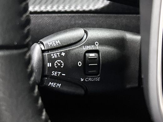 Peugeot 2008 1.5 HDi Allure / Trekhaak / Pdc.+Camera / Distributie bij 117Dkm.vervangen / Airco-ecc./ Navigati... ActivLease financial lease
