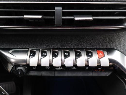 Peugeot 3008 1.2 PureTech GT Line Avantage Black Pack | Parkeersensoren Voor en Achter | Stoelverwarming | App... ActivLease financial lease