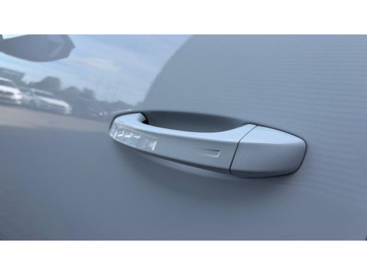 Peugeot e-3008 Allure | Elektrische parkeerrem | Extra getinte achterste zijruiten en achterruit ActivLease financial lease