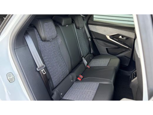 Peugeot e-3008 Allure | Elektrische parkeerrem | Extra getinte achterste zijruiten en achterruit ActivLease financial lease