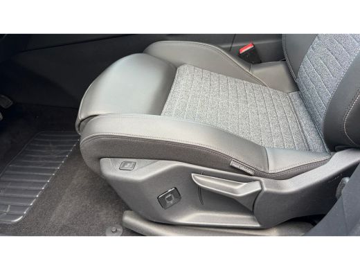 Peugeot e-3008 Allure | Elektrische parkeerrem | Extra getinte achterste zijruiten en achterruit ActivLease financial lease