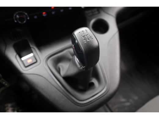 Peugeot Partner 1.5 BlueHDI Premium Trekhaak | houten Laadvloer | Carplay | Airco | Cruise | 2 zitplaatsen | 2 zi... ActivLease financial lease
