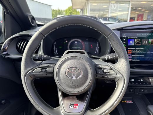 Toyota Aygo Hybrid 115 GR Sport Cabrio pakket | Parkeersensoren | Apple CarPlay/Android auto | Stoelverwarming ActivLease financial lease