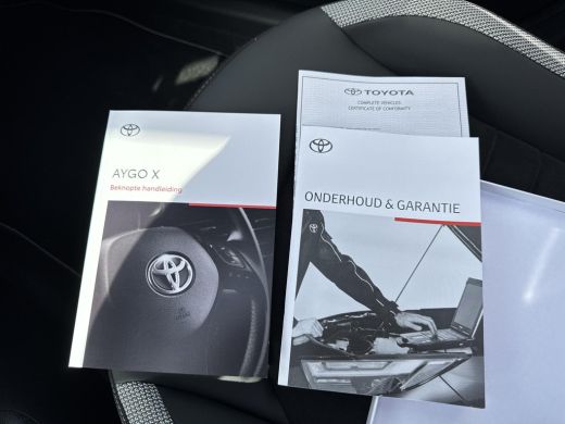 Toyota Aygo Hybrid 115 GR Sport Cabrio pakket | Parkeersensoren | Apple CarPlay/Android auto | Stoelverwarming ActivLease financial lease