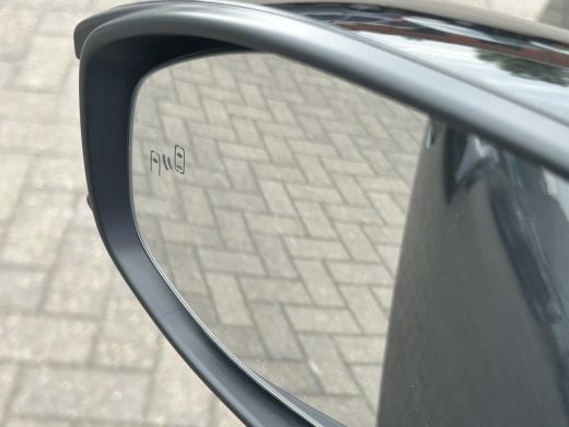 Toyota C-HR 2.0 Plug-in Hybrid 220 Dynamic ActivLease financial lease