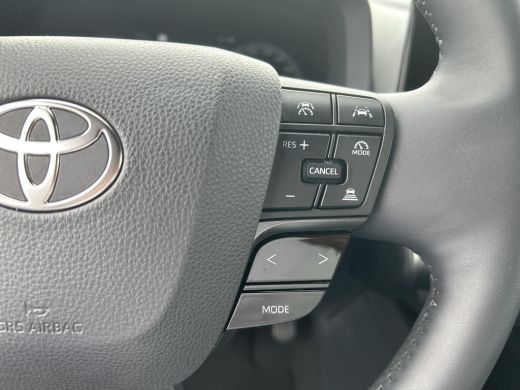 Toyota C-HR 2.0 Plug-in Hybrid 220 Dynamic ActivLease financial lease