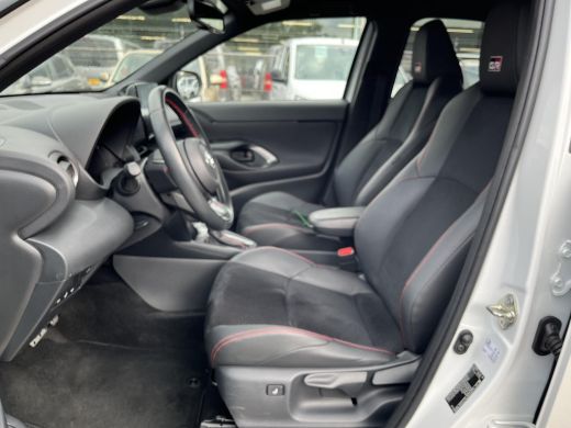 Toyota Yaris Cross 1.5 Hybrid GR Sport | All-in prijs | Automaat | Stoelverwarming | Stuurverwarming ActivLease financial lease