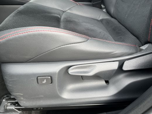 Toyota Yaris Cross 1.5 Hybrid GR Sport | All-in prijs | Automaat | Stoelverwarming | Stuurverwarming ActivLease financial lease