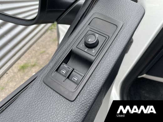 Volkswagen Transporter 2.0 TDI L2H1 102PK Carplay Trekhaak Imperiaal Cruise control ActivLease financial lease