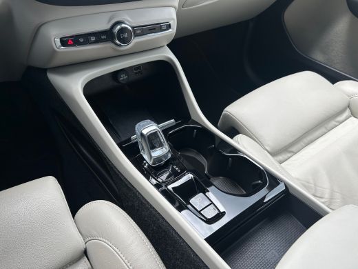 Volvo  XC40 1.5 T4 Plug-in hybrid Plus Dark | Harman/Kardon | Camera | Memory | Cruise Control | Stoel & stuu... ActivLease financial lease