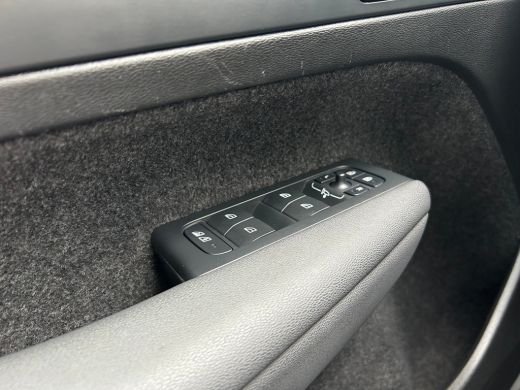Volvo  XC40 1.5 T4 Plug-in hybrid Ultimate Dark | Pano | Memory | Harman/Kardon | Pilot Assist | Stoel & stuu... ActivLease financial lease