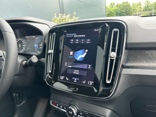 Volvo  XC40 1.5 T4 Plug-in hybrid Ultimate Dark | Pano | Memory | Harman/Kardon | Pilot Assist | Stoel & stuu... ActivLease financial lease