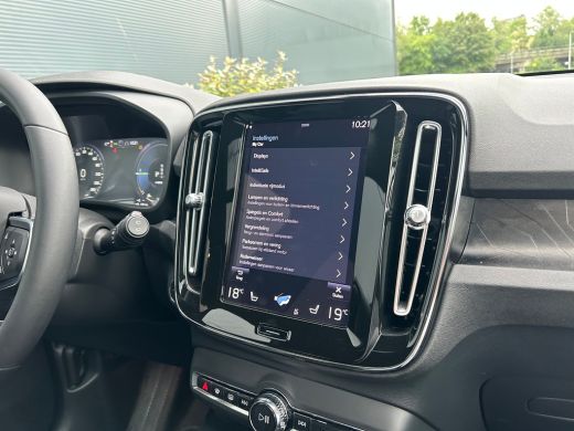 Volvo  XC40 1.5 T4 Plug-in hybrid Ultimate Dark | Pano | Memory | Harman/Kardon | Pilot Assist | Stoel & stuu... ActivLease financial lease