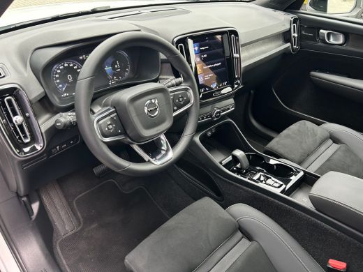 Volvo  XC40 1.5 T4 Plug-in hybrid Ultimate Dark | Pano | Memory | Harman/Kardon | Pilot Assist | Stoel & stuu... ActivLease financial lease