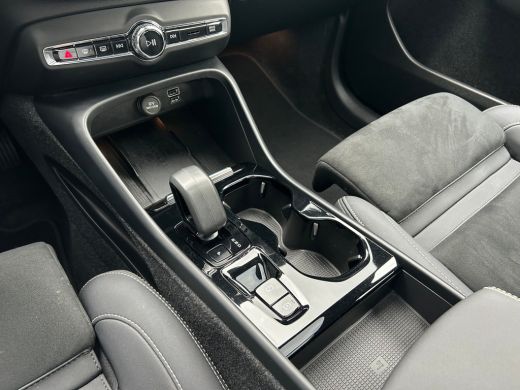 Volvo  XC40 1.5 T4 Plug-in hybrid Ultimate Dark | Pano | Memory | Harman/Kardon | Pilot Assist | Stoel & stuu... ActivLease financial lease