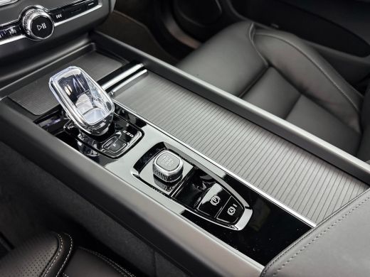 Volvo  XC60 T8 Recharge Ultra Dark Executive | 22" | Getint & Gelamineerd Glas | Alarmklasse 3 | Black Editio... ActivLease financial lease