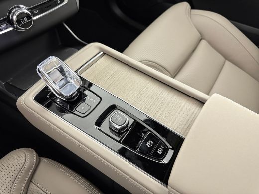 Volvo  XC90 T8 Recharge Ultra Bright Excecutive | 22" | Gelaagd & Getint Glas | Luchtvering | Geventileerd Na... ActivLease financial lease