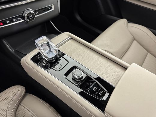 Volvo  XC90 T8 Ultra Dark Executive Edition | 22" | Gelaagd & Getint Glas | Geintegreerd kinderzitje | Luchtv... ActivLease financial lease