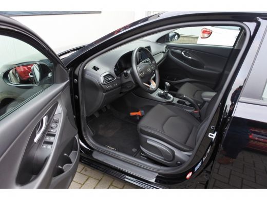 Hyundai i30 Wagon 1.0 T-GDI Comfort Navigatie | Airco | LED | Achteruitrijcamera | Parkeersensoren | 16 Inch ActivLease financial lease