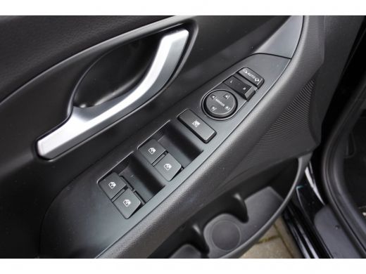 Hyundai i30 Wagon 1.0 T-GDI Comfort Navigatie | Airco | LED | Achteruitrijcamera | Parkeersensoren | 16 Inch ActivLease financial lease
