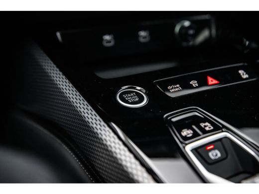 Audi A5 Avant 2.0 e-hybrid quattro S edition | Panoramadak | Camera ActivLease financial lease
