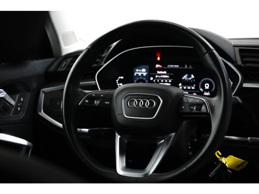 Audi Q3 45 245PK S-Tronic TFSI e | PDC V+A | App connect | Lederen stoelen zwart | Stoelverwarming voor ActivLease financial lease