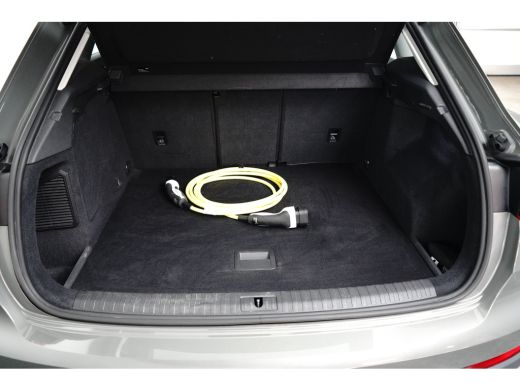 Audi Q3 45 245PK S-Tronic TFSI e | PDC V+A | App connect | Lederen stoelen zwart | Stoelverwarming voor ActivLease financial lease