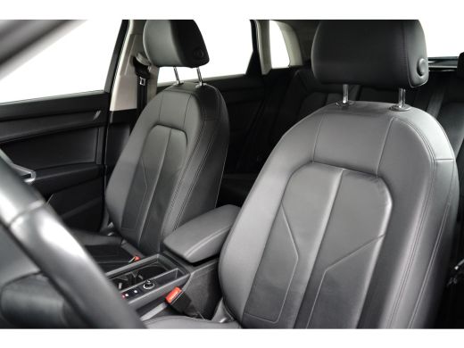 Audi Q3 45 245PK S-Tronic TFSI e | PDC V+A | App connect | Lederen stoelen zwart | Stoelverwarming voor ActivLease financial lease