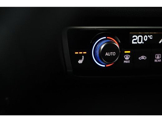 Audi Q3 45 245PK S-Tronic TFSI e | PDC V+A | App connect | Lederen stoelen zwart | Stoelverwarming voor ActivLease financial lease