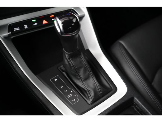 Audi Q3 45 245PK S-Tronic TFSI e | PDC V+A | App connect | Lederen stoelen zwart | Stoelverwarming voor ActivLease financial lease