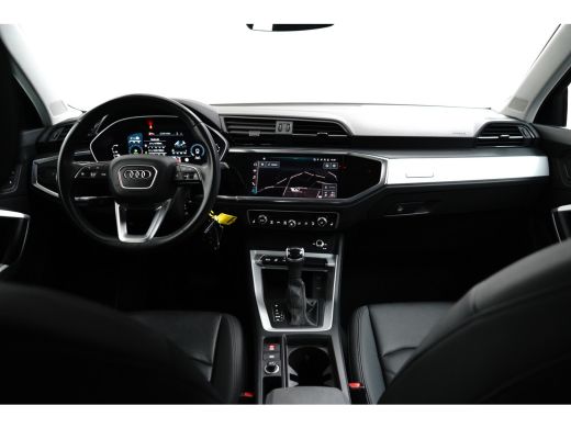 Audi Q3 45 245PK S-Tronic TFSI e | PDC V+A | App connect | Lederen stoelen zwart | Stoelverwarming voor ActivLease financial lease