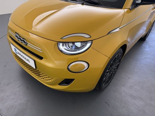 Fiat 500 1.0 Hybrid La Prima | Achteruitrijcamera | Airco (automatisch) | Apple Carplay/Android Auto|telef... ActivLease financial lease