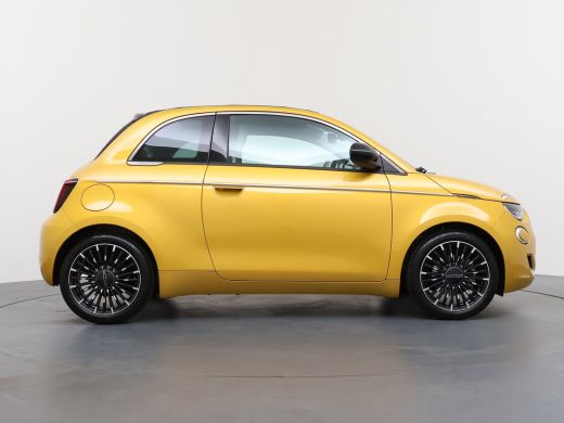 Fiat 500 1.0 Hybrid La Prima | Achteruitrijcamera | Airco (automatisch) | Apple Carplay/Android Auto|telef... ActivLease financial lease