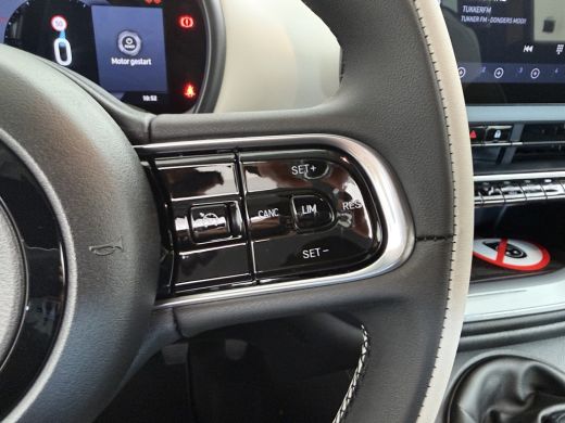 Fiat 500 1.0 Hybrid La Prima | Achteruitrijcamera | Airco (automatisch) | Apple Carplay/Android Auto|telef... ActivLease financial lease