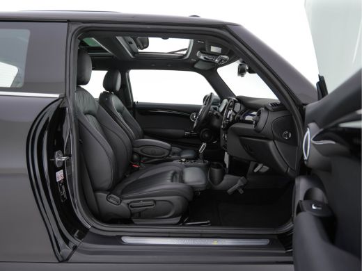 Mini Electric Yours 33 kWh [ 3-Fase-11kW ] {SoH-97%} (INCL-BTW) Aut. *HEATPUMP | PANO | LEATHER | DIGI-COCKPIT ... ActivLease financial lease