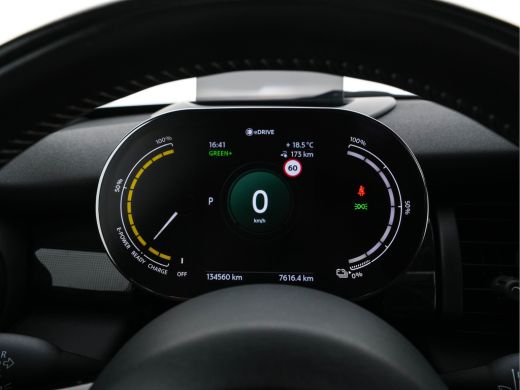 Mini Electric Yours 33 kWh [ 3-Fase-11kW ] {SoH-97%} (INCL-BTW) Aut. *HEATPUMP | PANO | LEATHER | DIGI-COCKPIT ... ActivLease financial lease
