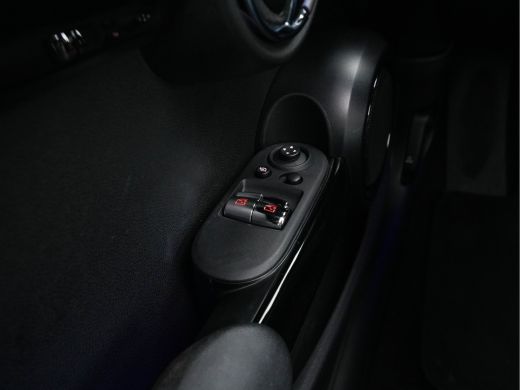 Mini Electric Yours 33 kWh [ 3-Fase-11kW ] {SoH-97%} (INCL-BTW) Aut. *HEATPUMP | PANO | LEATHER | DIGI-COCKPIT ... ActivLease financial lease