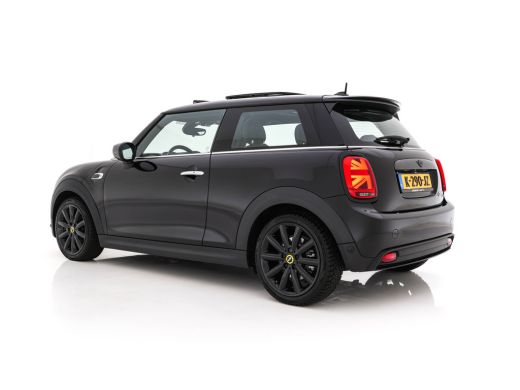 Mini Electric Yours 33 kWh [ 3-Fase-11kW ] {SoH-97%} (INCL-BTW) Aut. *HEATPUMP | PANO | LEATHER | DIGI-COCKPIT ... ActivLease financial lease