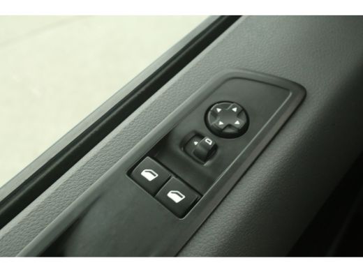 Peugeot Expert BlueHDI L2H1 | Airco | Cruise | Carplay | Trekhaak | Navigatie | Parkeersens. ActivLease financial lease