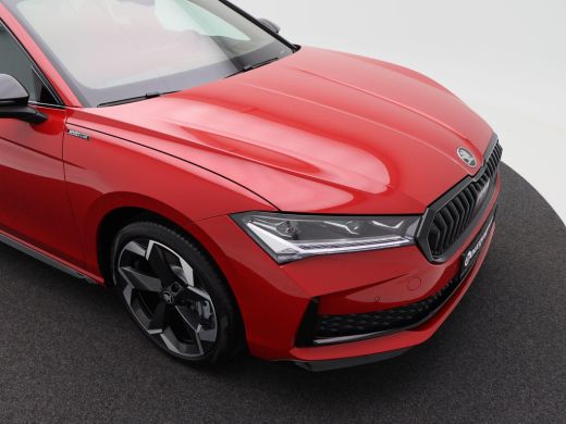 Skoda Superb Combi 1.5 TSi 204 Pk PHEV Sportline Business | Panoramadak | Trekhaak | Head-Up | 19 Inch | Stoel... ActivLease financial lease