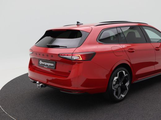 Skoda Superb Combi 1.5 TSi 204 Pk PHEV Sportline Business | Panoramadak | Trekhaak | Head-Up | 19 Inch | Stoel... ActivLease financial lease