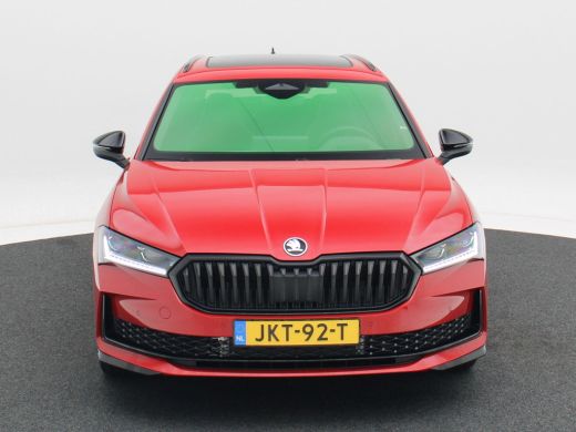 Skoda Superb Combi 1.5 TSi 204 Pk PHEV Sportline Business | Panoramadak | Trekhaak | Head-Up | 19 Inch | Stoel... ActivLease financial lease