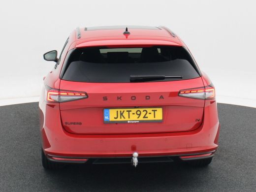 Skoda Superb Combi 1.5 TSi 204 Pk PHEV Sportline Business | Panoramadak | Trekhaak | Head-Up | 19 Inch | Stoel... ActivLease financial lease