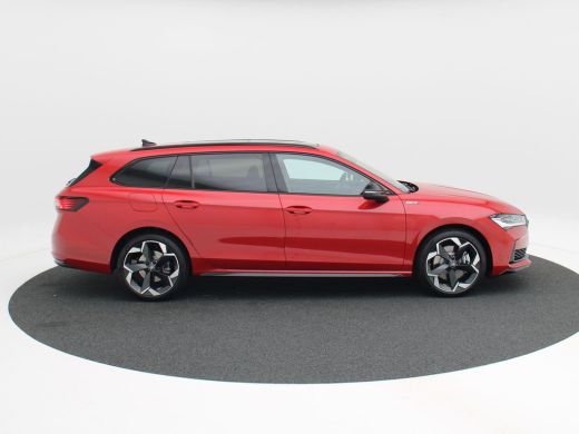 Skoda Superb Combi 1.5 TSi 204 Pk PHEV Sportline Business | Panoramadak | Trekhaak | Head-Up | 19 Inch | Stoel... ActivLease financial lease