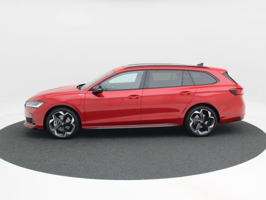 Skoda Superb Combi 1.5 TSi 204 Pk PHEV Sportline Business | Panoramadak | Trekhaak | Head-Up | 19 Inch | Stoel... ActivLease financial lease