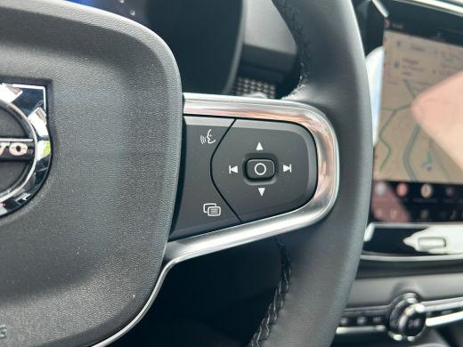 Volvo  EX40 Twin Motor AWD Plus Black Edition | Pano | 360 camera | Memory | Climate pack | Nubuck bekleding ... ActivLease financial lease