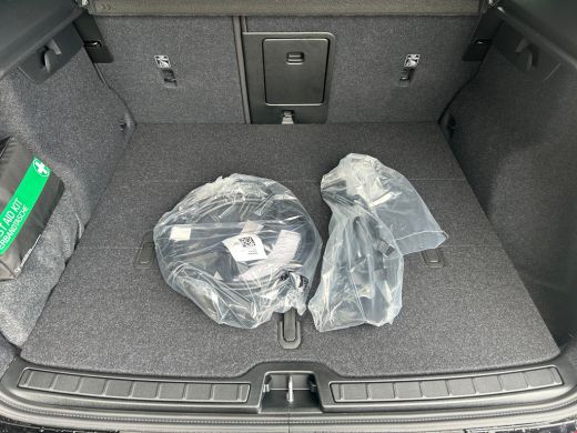 Volvo  EX40 Twin Motor AWD Plus Black Edition | Pano | 360 camera | Memory | Climate pack | Nubuck bekleding ... ActivLease financial lease