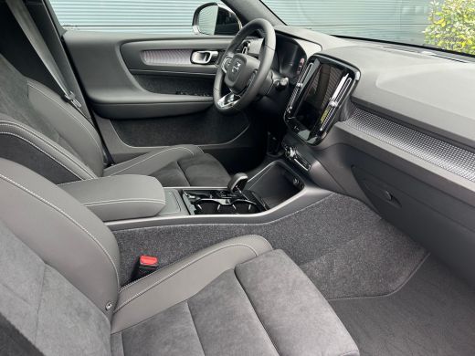 Volvo  EX40 Twin Motor AWD Plus Black Edition | Pano | 360 camera | Memory | Climate pack | Nubuck bekleding ... ActivLease financial lease